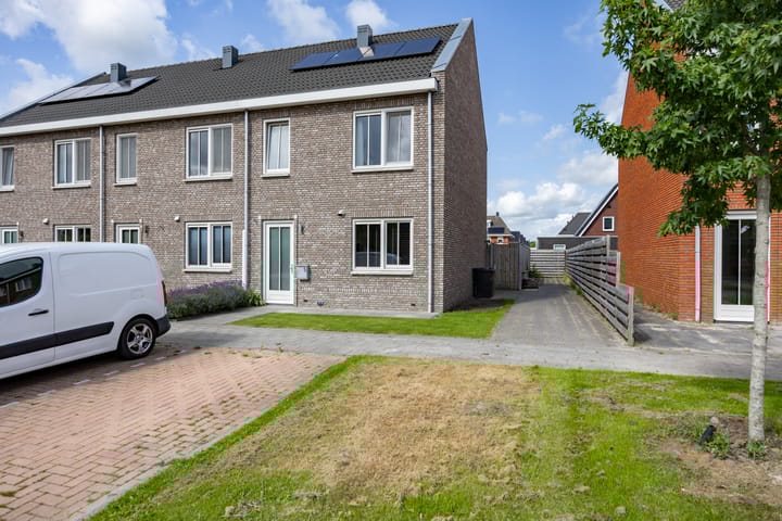 Photo of property Kolonelsdiep 5, Oldekerk