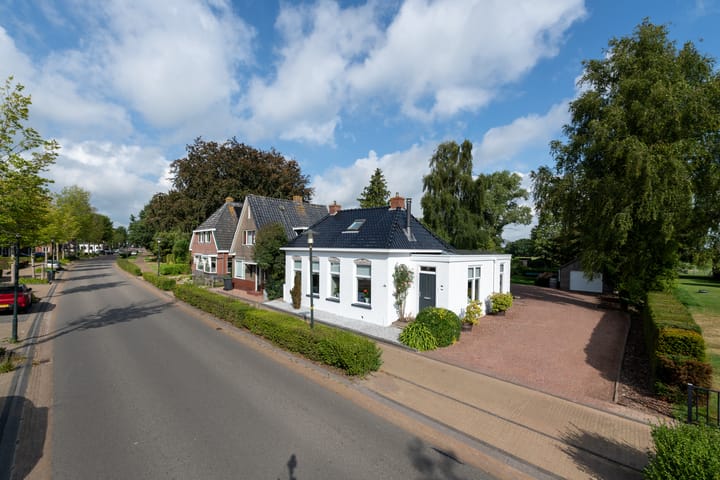 Kommisjewei 76 in Opeinde