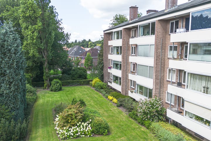 Koning Lodewijklaan 558 in Apeldoorn photo