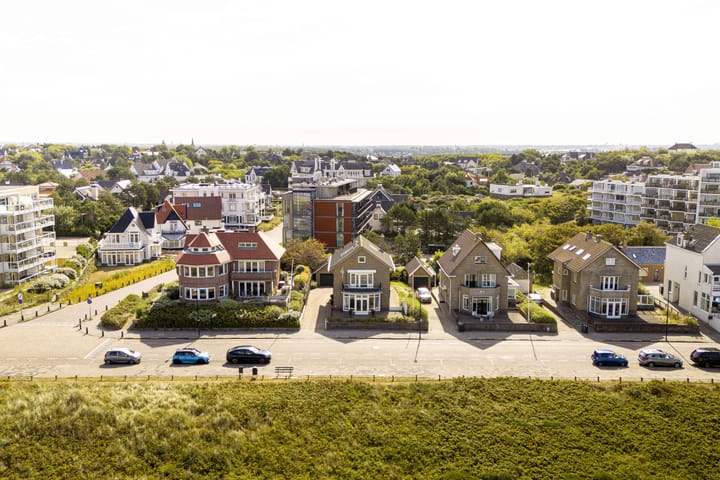 Koningin Astrid Boulevard 37 in Noordwijk