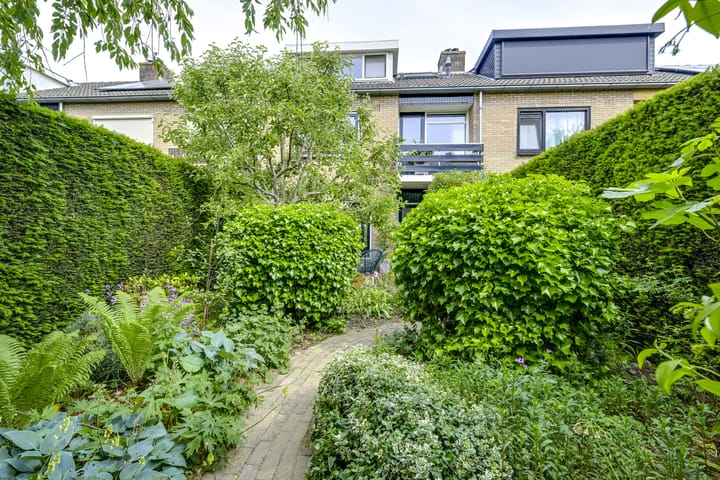 Koningin Emmaweg 88 in Houten foto