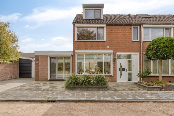 Koningin Julianalaan 30, Arnemuiden Photo of property Koningin Julianalaan 30, Arnemuiden