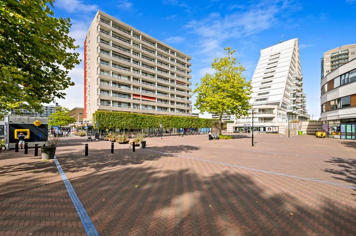 Koningin Julianalaan 331 in Voorburg photo