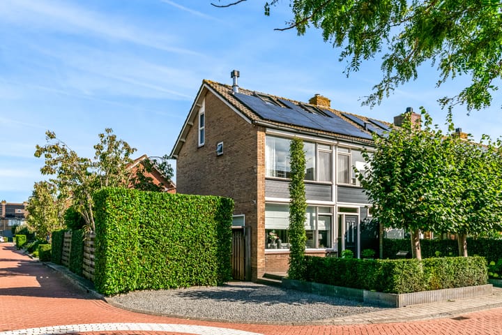 Photo of property Koningin Julianastraat 21, Waarder