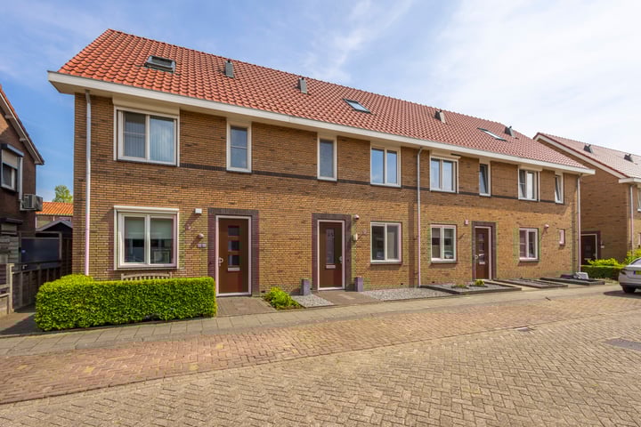 Koningin Julianastraat 35 in Hardinxveld-Giessendam