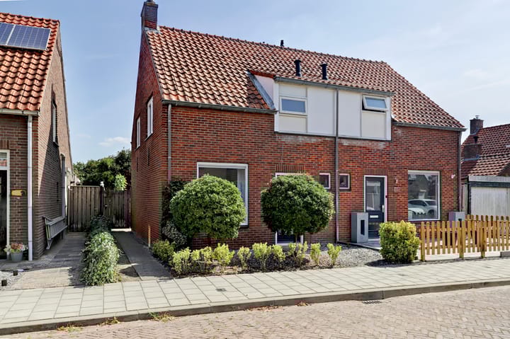 Koningin Julianastraat 4 in Hoedekenskerke