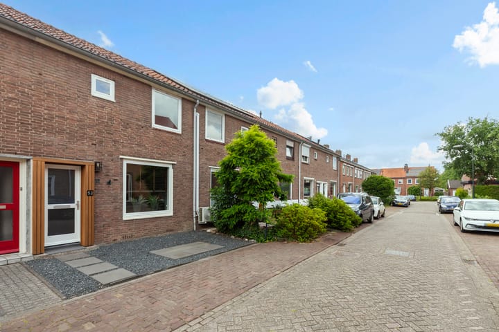 Koningin Julianastraat 52 in Hardinxveld-Giessendam