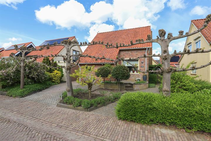 Koningin Maudplein 7 in Nieuwerkerk