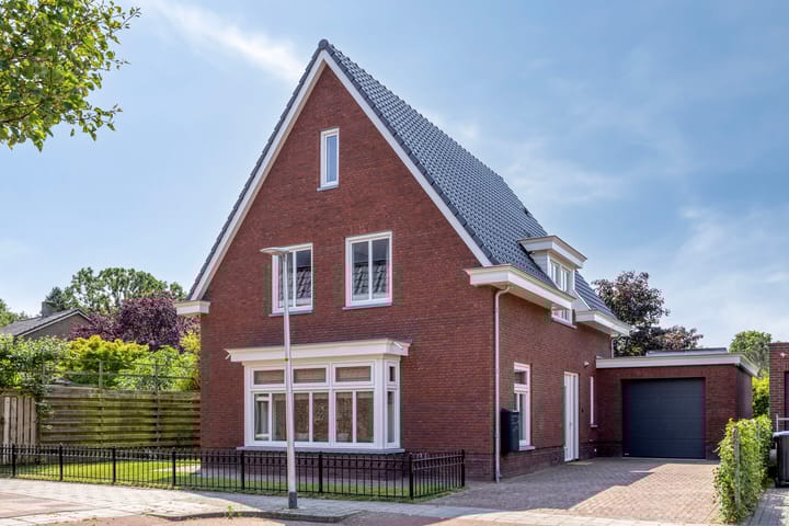 Koningin Maximahof 12 in Hedel