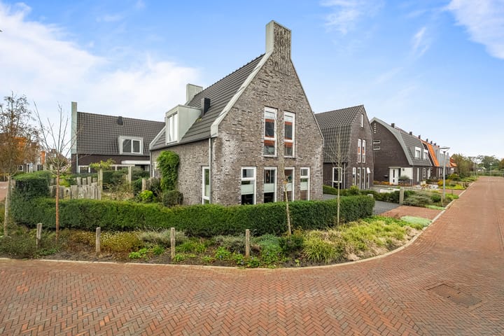 Photo of property Koningin Máximalaan 38, Julianadorp