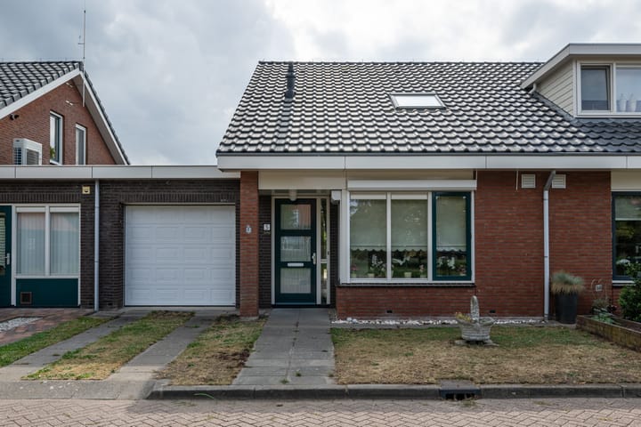 Photo of property Koningin Wilhelminastraat 5, Stellendam