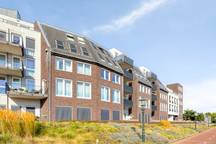 Koninginnedijk 214 in Grave