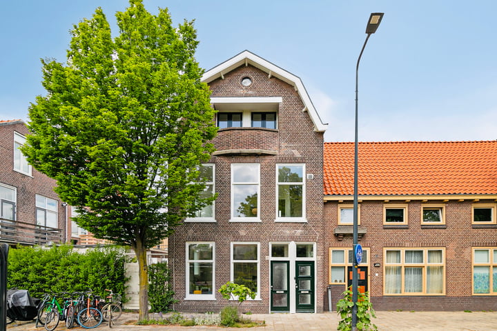 Koninginnelaan 2A in Leiden foto