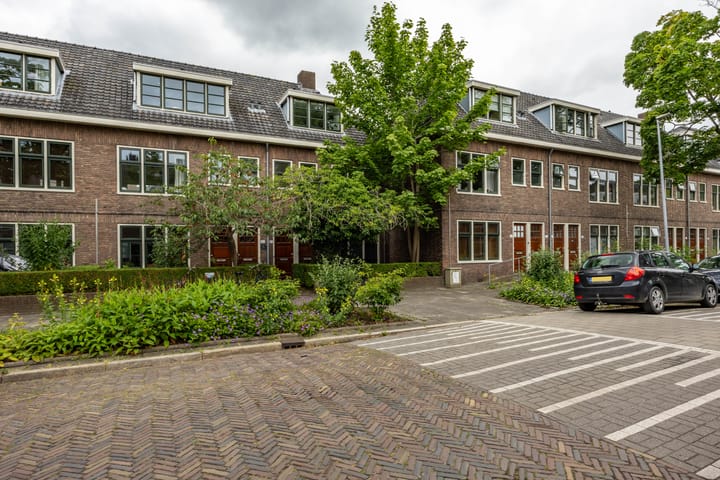 Photo of property Koninginnelaan 76a, Groningen