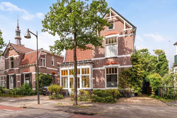 Koninginnelaan 9 in Apeldoorn