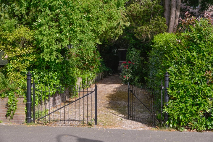 Photo of property Koninginneweg 21, Hilversum