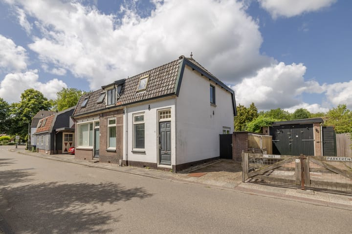 Koninginneweg 6 in Kortenhoef