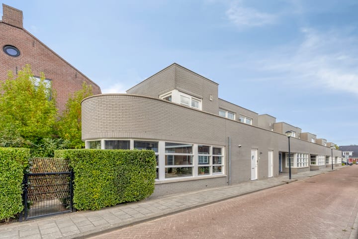 Koningshof 1 in Riel