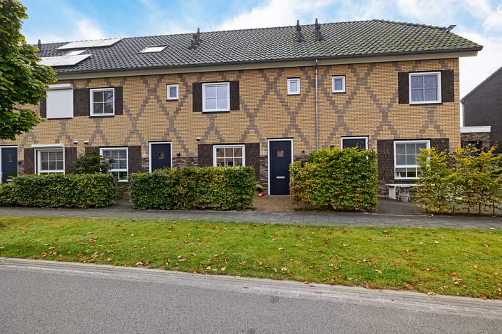 Koningsmantel 64 in Assen