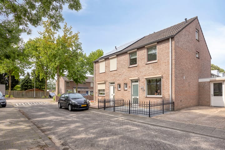 Photo of property Koningspage 75, Oss