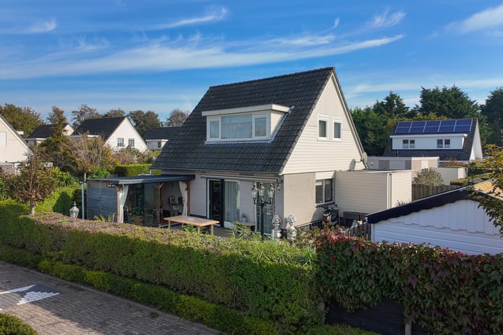 Photo of property Koningsveld 25, Heiloo