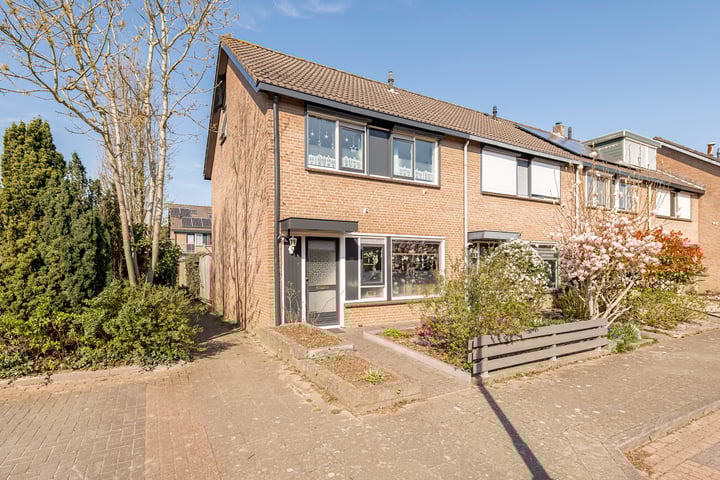 Photo of property Koningsweg 99, Geldermalsen