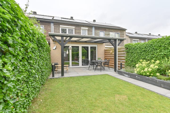 Photo of property Koolmees 22, Emmen