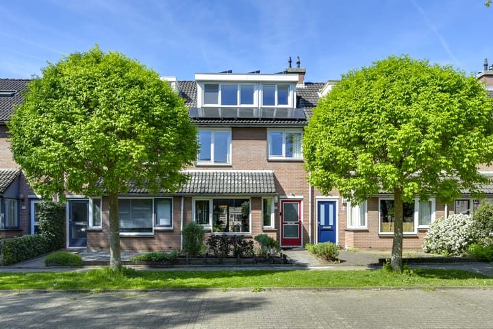 Koolmeeshaag 47 in Houten