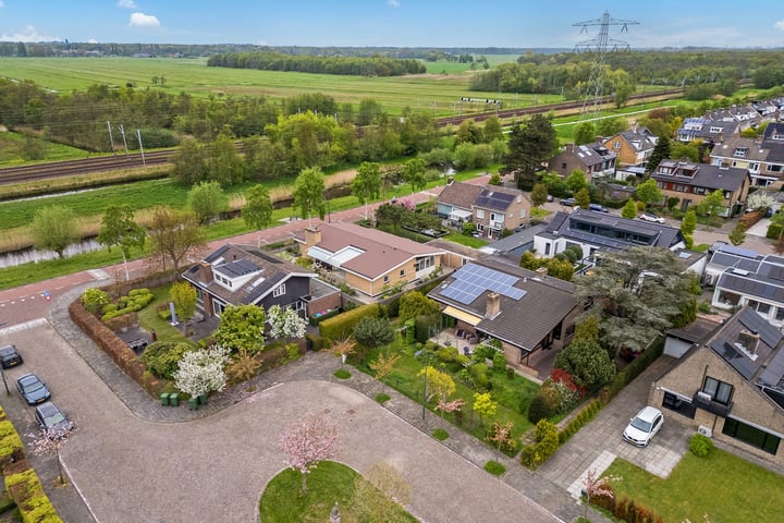 Koolmeeslaan 1 in Leidschendam