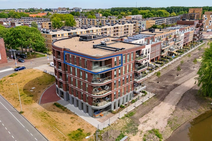 Koolmeesstraat 122 in Alphen aan den Rijn