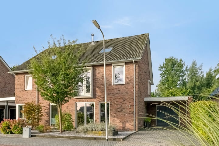 Koolzaadakker 11 in Heino