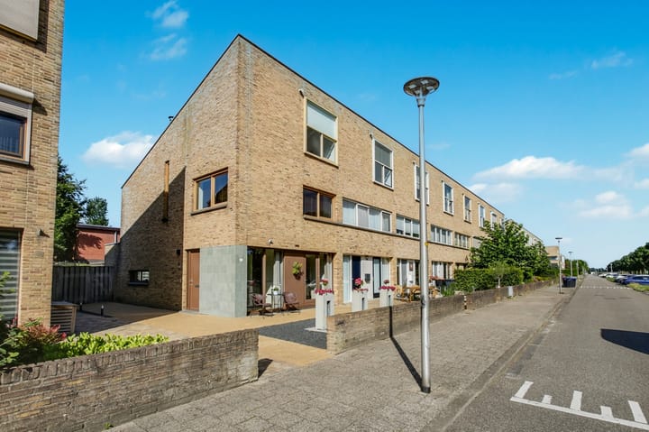 Koolzaadlaan 21 in Zeewolde