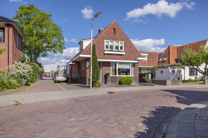 Koop Kuipersweg 8 in Surhuisterveen