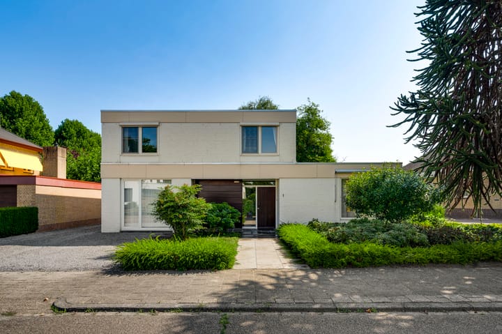 Photo of property Koppelstraat 1, Heythuysen