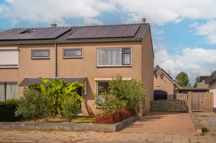 Korenbloemstraat 67 in Boven-Leeuwen photo