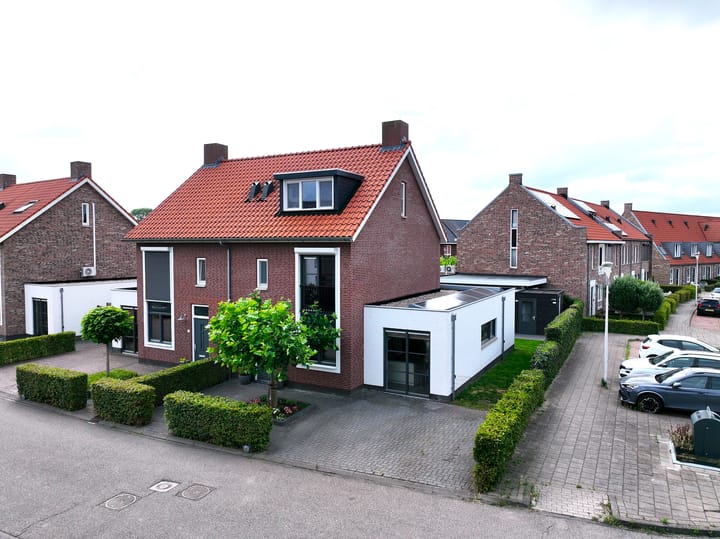 Korenveld 14 in Beneden-Leeuwen