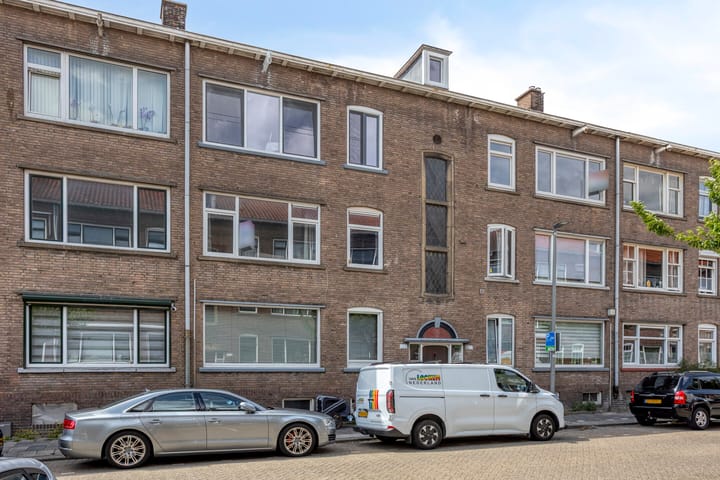 Korhaanstraat 95B in Rotterdam photo