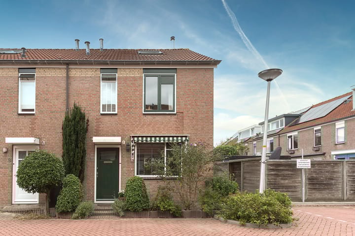 Korhoen 11 in Berkel en Rodenrijs