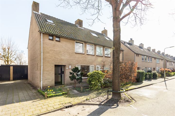 Korhoenlaan 30 in Heemstede