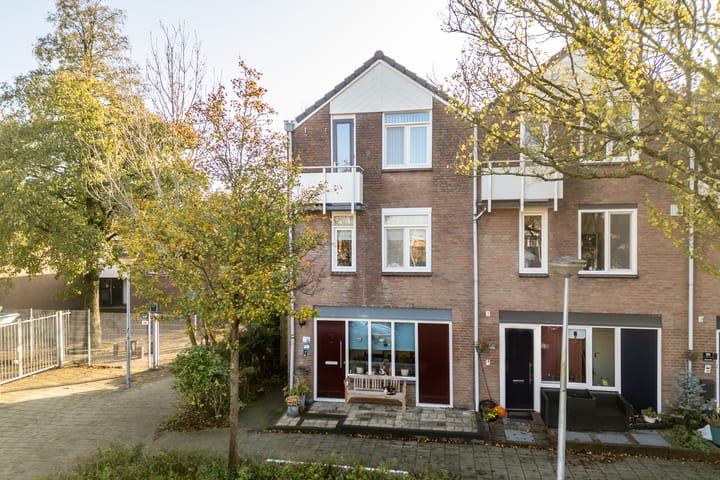 Photo of property Korstmos 37, Nieuwerkerk aan den IJssel