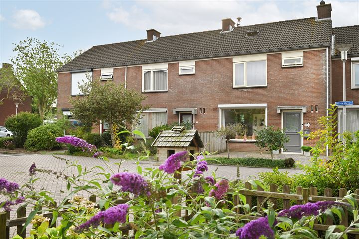 Korte Meten 10 in Nieuw-Vossemeer