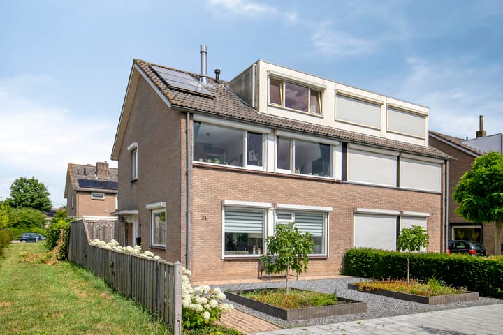 Photo of property Kortenaerlaan 24, Terneuzen
