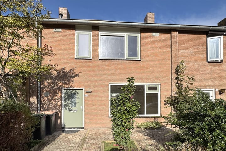 Photo of property Kortenaerstraat 18, Dinteloord