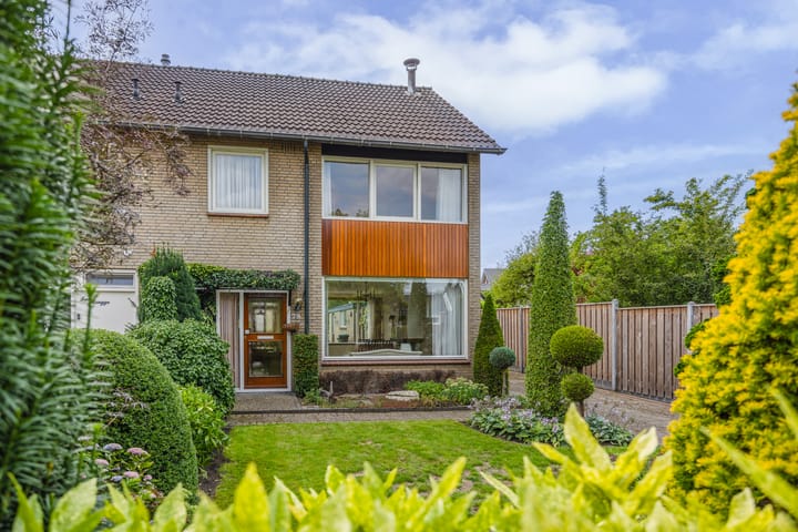 Photo of property Kortenaerstraat 79, Haaksbergen