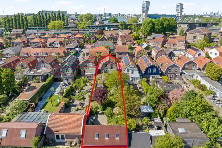 Kortlandstraat 21 in Krimpen aan den IJssel photo