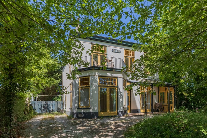 Photo of property Kostverlorenstraat 100, Zandvoort