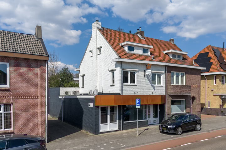 Photo of property Kouvenderstraat 123, Hoensbroek