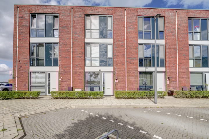 Kraanbaan 65 in Alblasserdam Foto