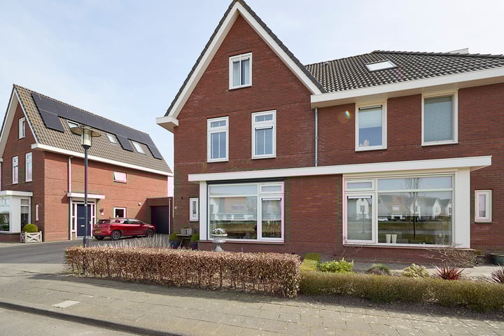 Photo of property Kraanvogel 12, Terneuzen