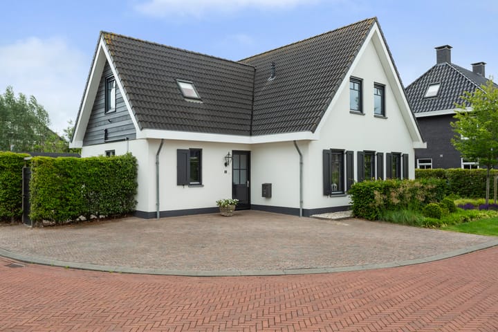 Krakestee 8 in Oud-Beijerland